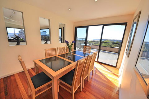 Georges Bay Luxury - Tourism Caloundra 2