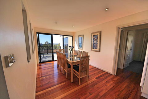 Georges Bay Luxury - Tourism Caloundra 3