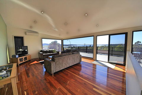 Georges Bay Luxury - Tourism Caloundra 0