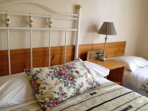 Georgian Court B&B Guest House - Tourism Caloundra 2