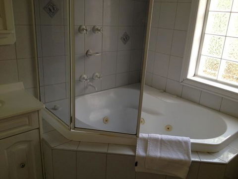 Georgian Court B&B Guest House - Tourism Caloundra 1