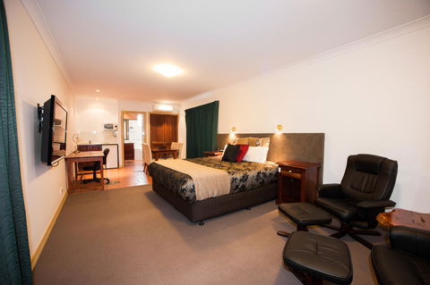 Georgian Motor Lodge - Tourism Caloundra 3