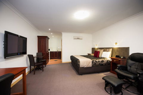 Georgian Motor Lodge - Tourism Caloundra 2