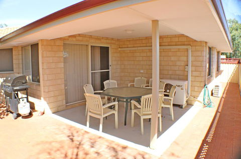 Geraldton Luxury Vacation Home - Tourism Caloundra 1