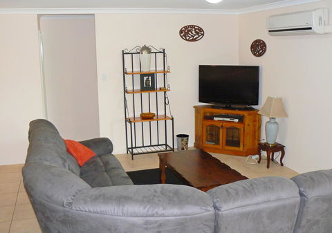 Geraldton Luxury Vacation Home - Tourism Caloundra 2