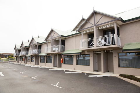 Geraldton Motor Inn - Tourism Caloundra 3