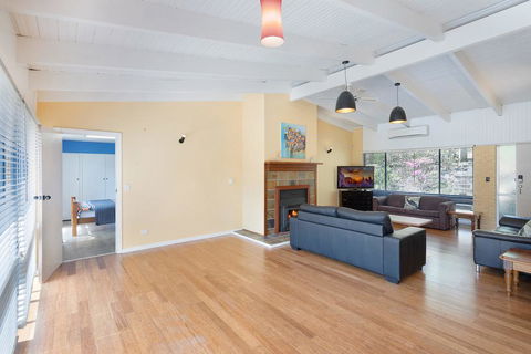 Getaway South Coast - Holiday House With Pool - Tourism Caloundra 3
