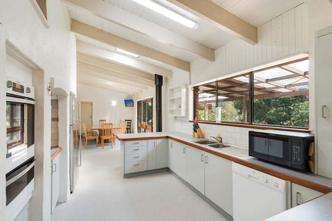 Getaway South Coast - Holiday House With Pool - Tourism Caloundra 0