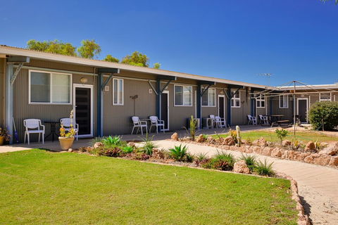 Getaway Villas Unit 38-1 - 1 Bedroom Disabled Friendly Accommodation - Tourism Caloundra 0