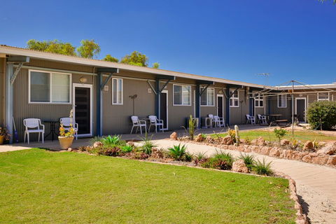 Getaway Villas Unit 38-2 - 1 Bedroom Self-Contained Accommodation - Tourism Caloundra 0