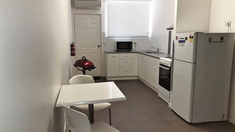 Getaway Villas Unit 38-6 - 1 Bedroom Self-Contained Accommodation - Tourism Caloundra 3
