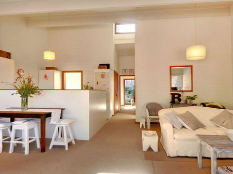 Gibraltar Getaway - Cute, Comfortable & Close To Town - Tourism Caloundra 0