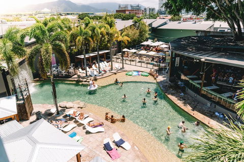 Gilligan's Backpacker Hotel & Resort Cairns - Tourism Caloundra 0