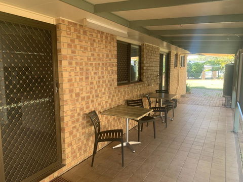 Gin Gin Budget Accommodation - Tourism Caloundra 1