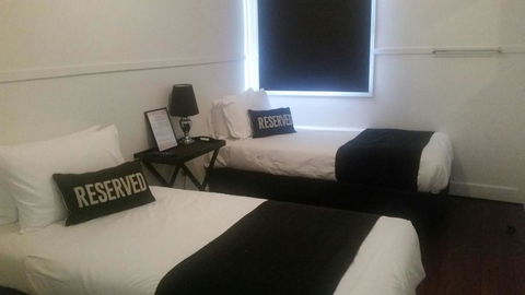 Gin Gin Budget Accommodation - Tourism Caloundra 0