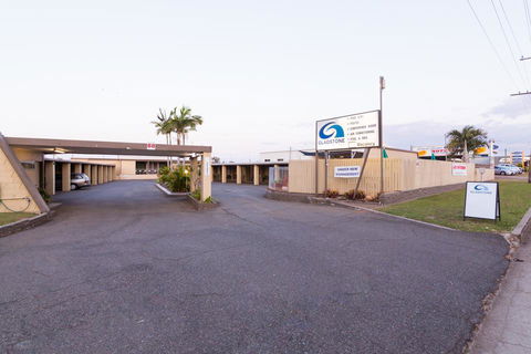 Gladstone Motel - Tourism Caloundra 0
