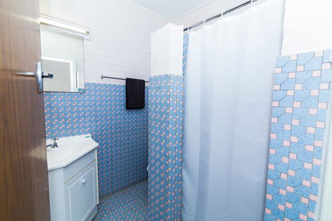 Gladstone Motel - Tourism Caloundra 2