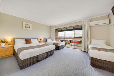Gladstone Palms Motor Inn - Tourism Caloundra 1