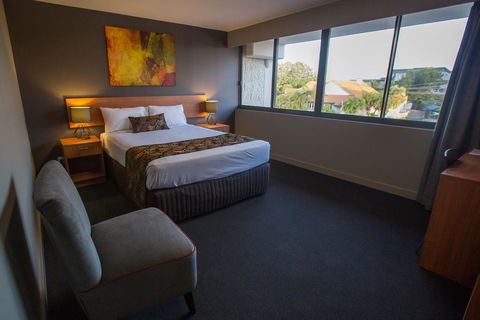 Gladstone Reef Hotel Motel - Tourism Caloundra 1