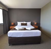 Gladstone Reef Hotel Motel - Tourism Caloundra