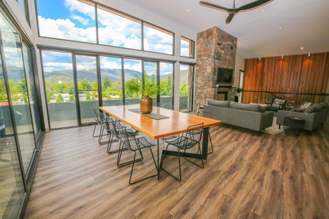 Glass House - Bright - Tourism Caloundra 3