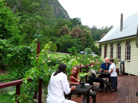 Glass House Mountains Ecolodge - Tourism Caloundra 3