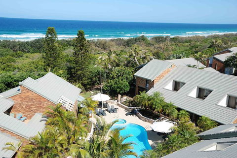 Glen Eden Beach Resort - Tourism Caloundra 0
