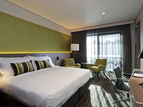 Glen Hotel And Suites - Tourism Caloundra 1