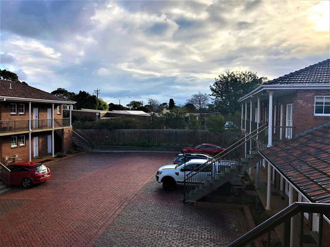 Glen Inn - Tourism Caloundra 1