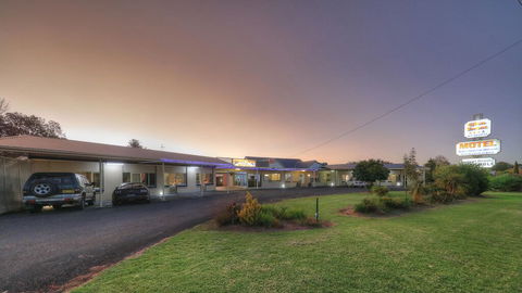 Glen Innes Motel - Tourism Caloundra 2