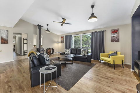 Glen River House - Tourism Caloundra 3