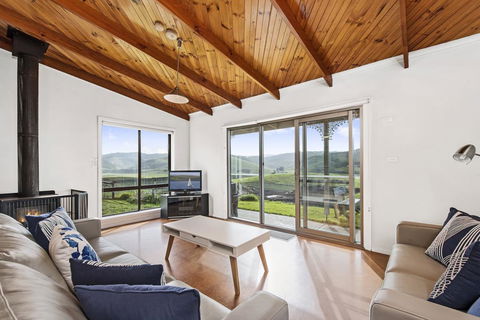 Glen Tara Cottage - Tourism Caloundra 0