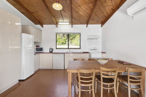 Glen View Cottage - Tourism Caloundra 2