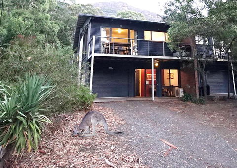 Glengarriff Townhouse 2 - Tourism Caloundra 1