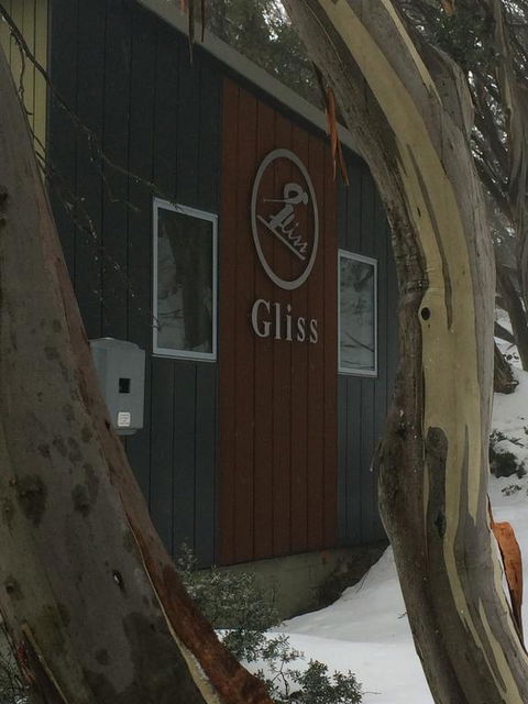 Gliss Ski Club - Tourism Caloundra 0