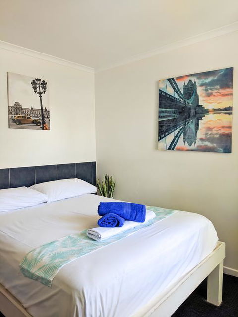 Globetrotters International - Tourism Caloundra 3