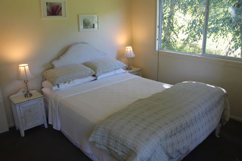 Glocca Morra Cottage - Tourism Caloundra 2