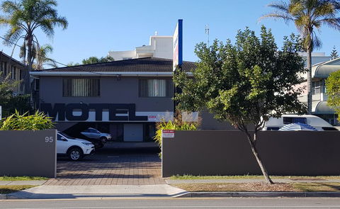 Gold Coast Airport Motel - Closest Privately Owned Accommodation To The GC Airport - Tourism Caloundra 3