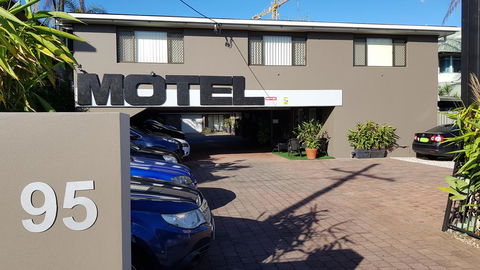 Gold Coast Airport Motel - Closest Privately Owned Accommodation To The GC Airport - Tourism Caloundra 0