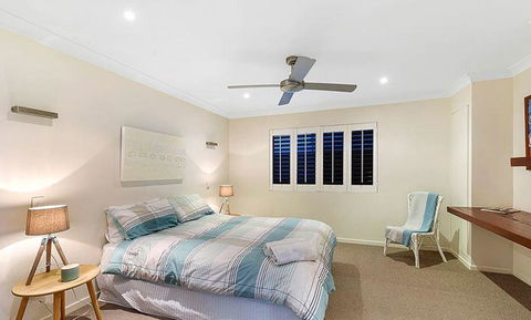 Gold Coast Beachfront Mansion - Tourism Caloundra 1