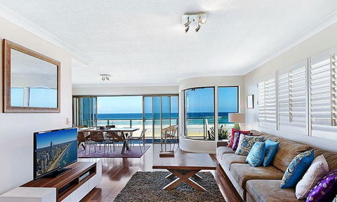 Gold Coast Beachfront Mansion - Tourism Caloundra 0