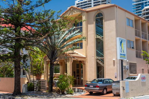 Gold Coast Hostel - Tourism Caloundra 0
