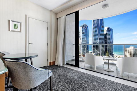 Gold Tower 17th Level Private Hotel Suite - Tourism Caloundra 3