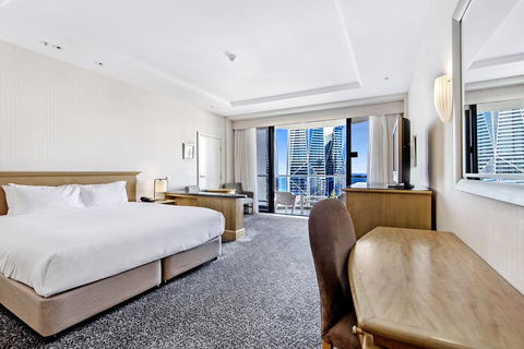 Gold Tower Private Hotel Suite With Ocean Views - Tourism Caloundra 3