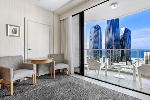 Gold Tower Private Hotel Suite With Ocean Views - Tourism Caloundra 1