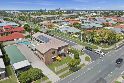 Golden Beach Motor Inn - Tourism Caloundra 1