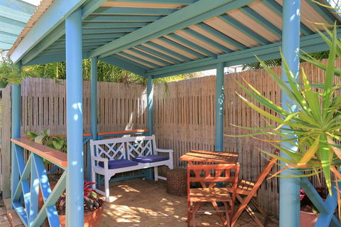 Golden Cane Bed & Breakfast - Tourism Caloundra 3