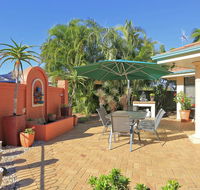 Golden Cane Bed  Breakfast - Tourism Caloundra