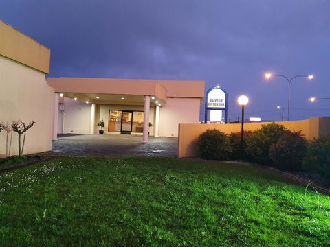 Golden Chain Tower Motor Inn - Tourism Caloundra 3