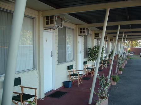Golden Grain Motel - Tourism Caloundra 0